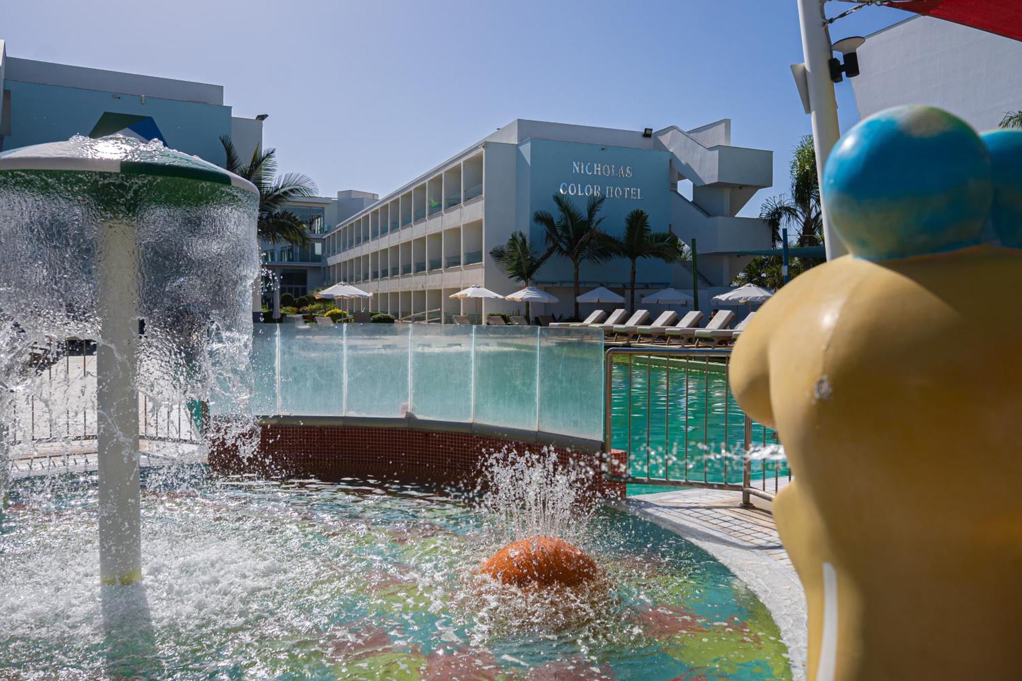 Nicholas Color Hotel Aya Napa Dış mekan fotoğraf