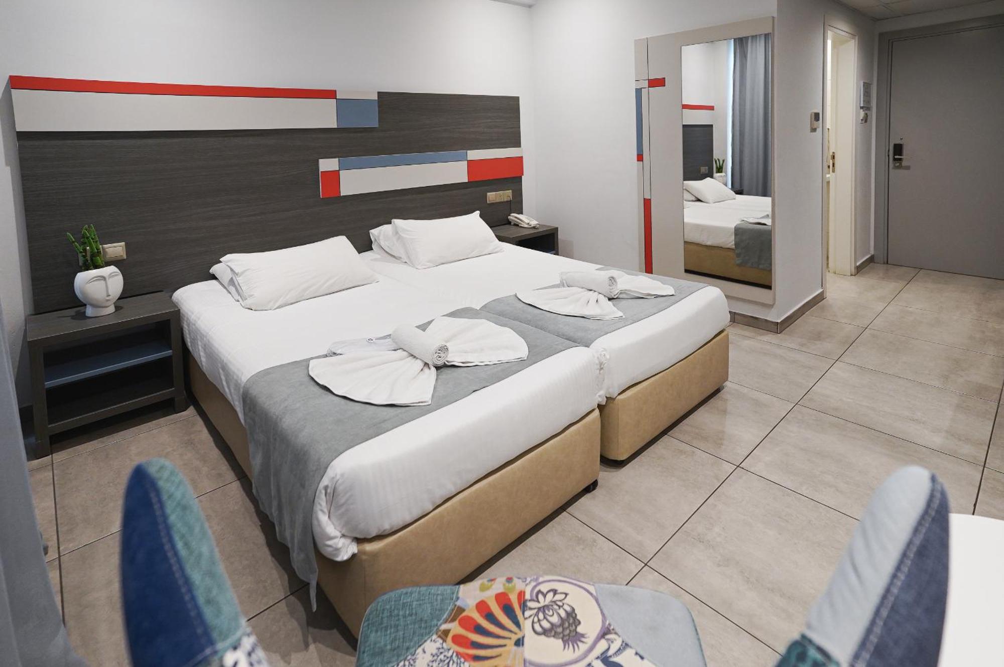 Nicholas Color Hotel Aya Napa Dış mekan fotoğraf